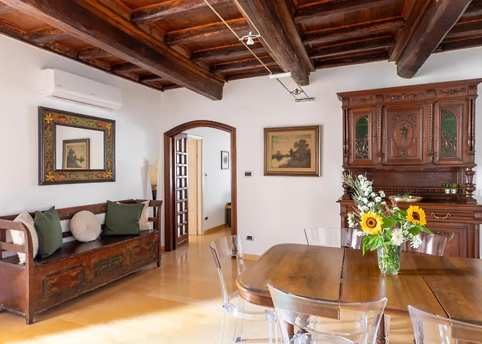 Iflat Trevi's Paradise Appartement *